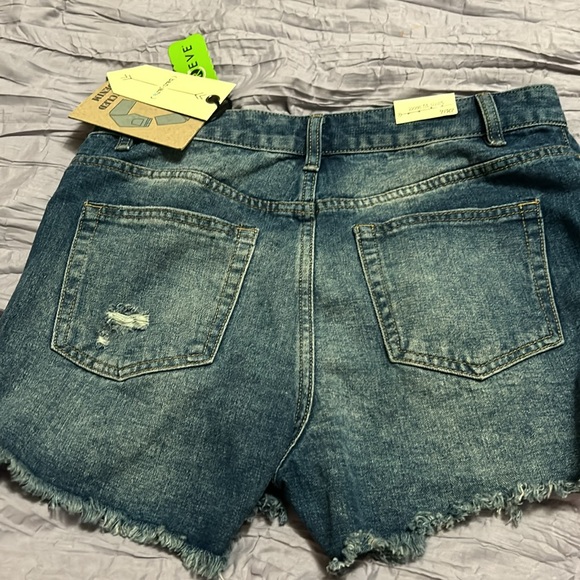 Ban-jara Jean shorts - Picture 3 of 7